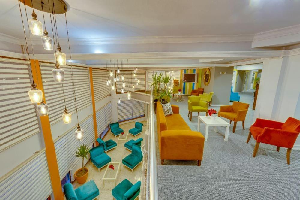 The View City Hotel คูซาดาซี ภายนอก รูปภาพ