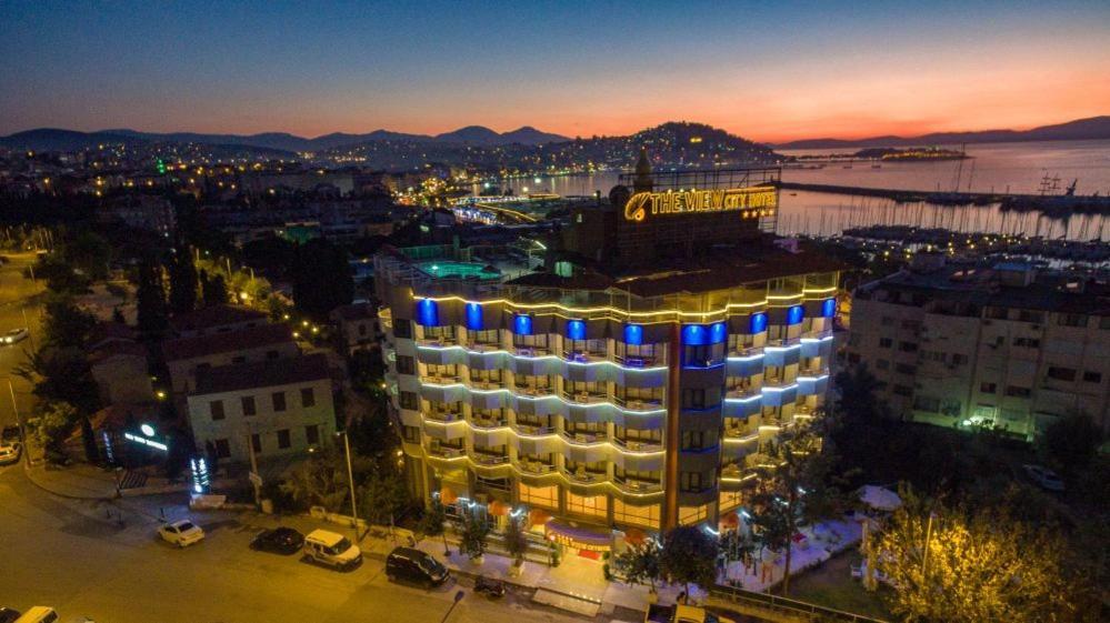 The View City Hotel คูซาดาซี ภายนอก รูปภาพ