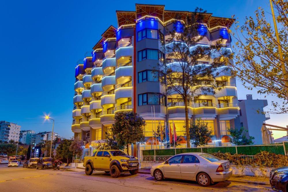 The View City Hotel คูซาดาซี ภายนอก รูปภาพ